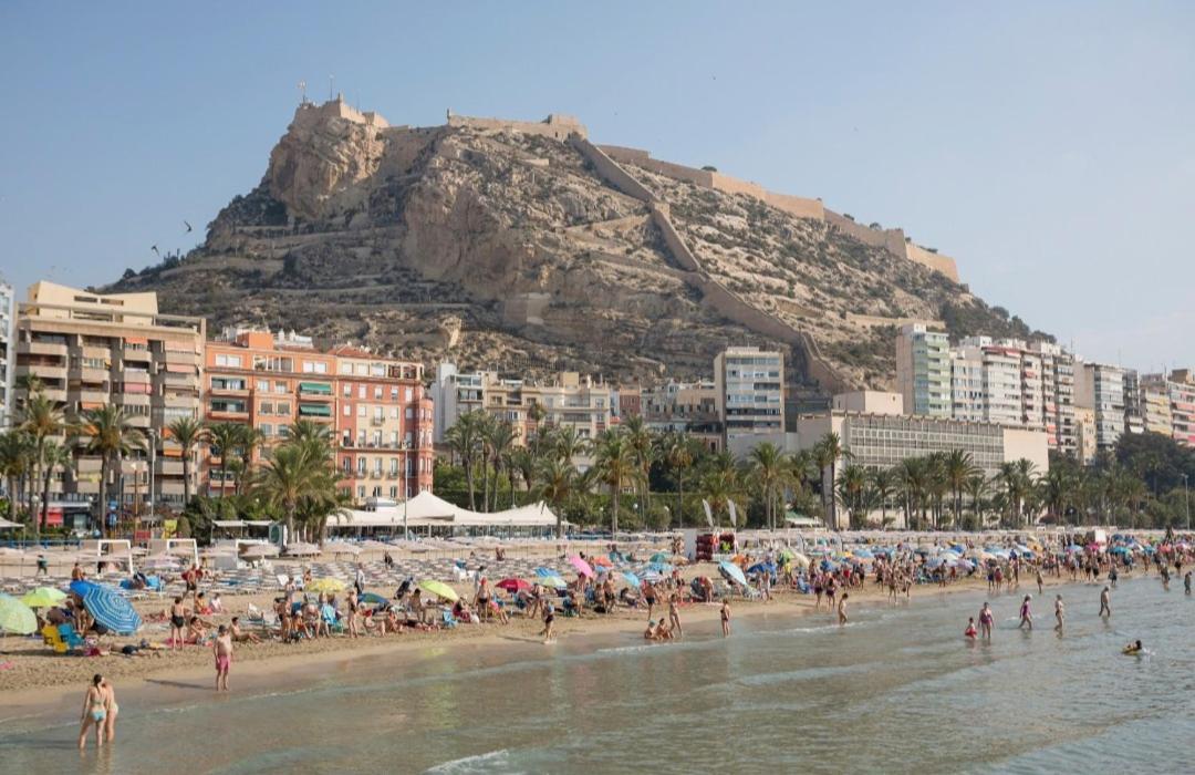 Super Estudio 2 "A Pasos De La Estacion Renfe" Alicante Dış mekan fotoğraf
